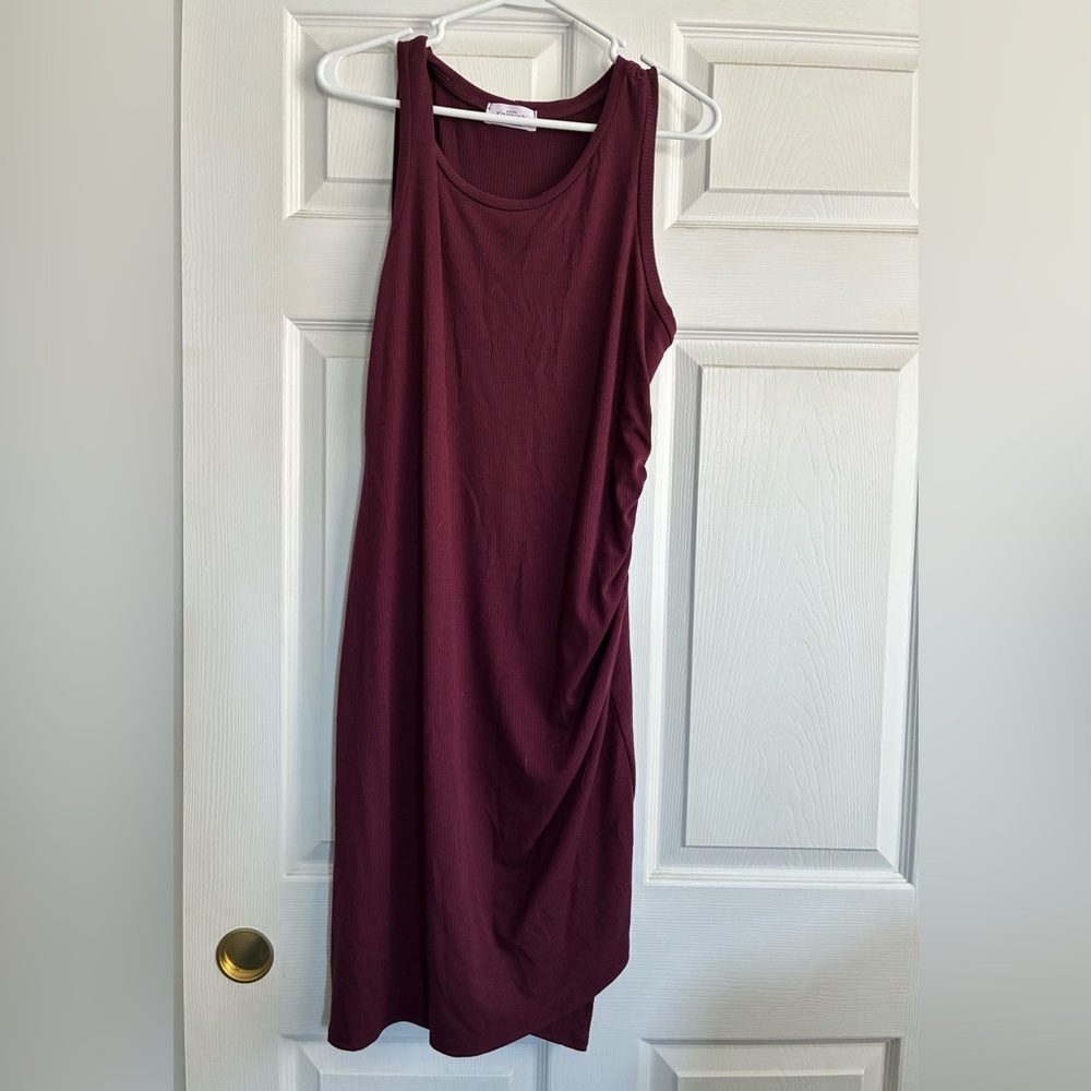 Elegant Burgundy Sleeveless Maternity Dress